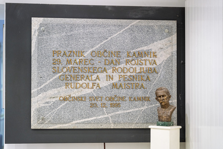 Polaganje cvetja na občinski praznik (1)